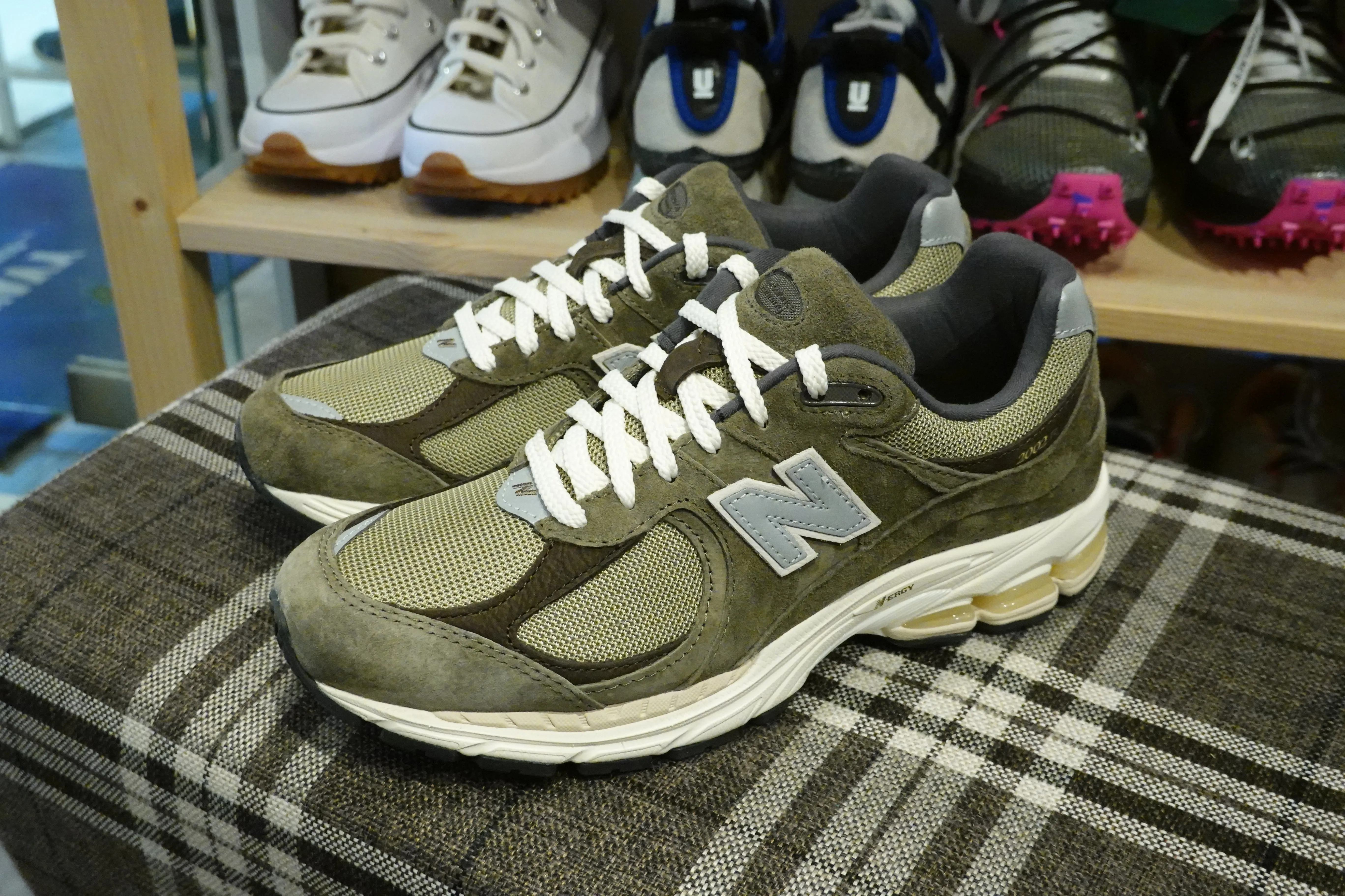 New Balance M2002RHN