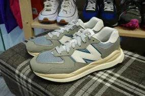 New Balance M5740LLG